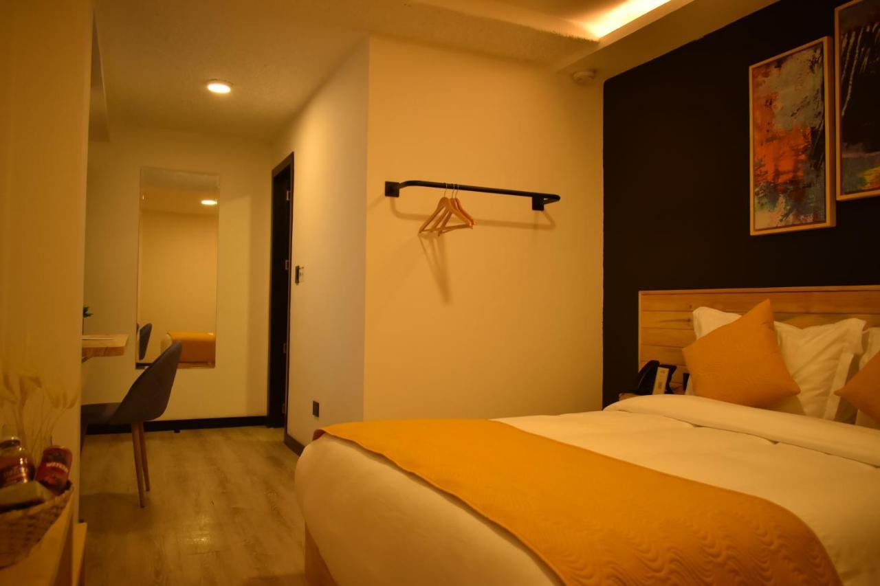 Hotel Vaway Cuenca Bagian luar foto